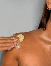 Load image into Gallery viewer, Cold Pressed Batana Oil